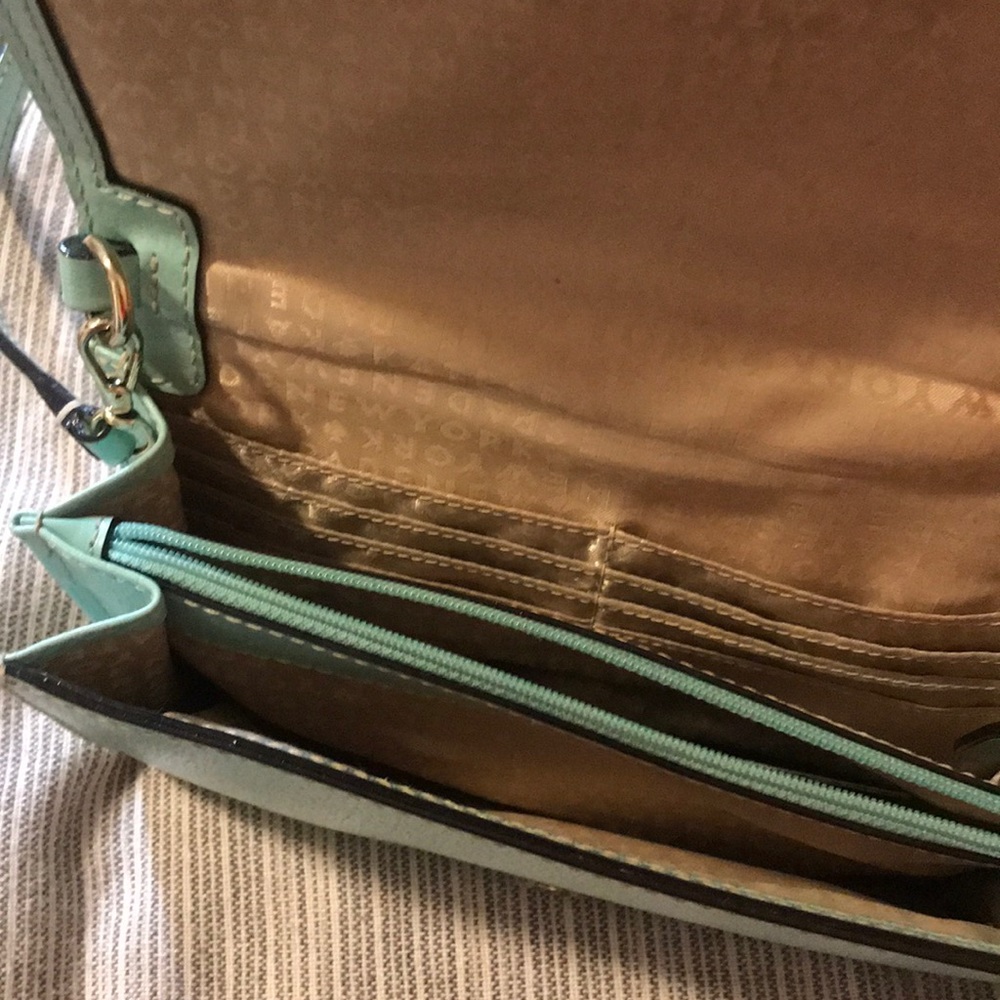 SOLD Kate spade crossbody - Picture 2 of 2